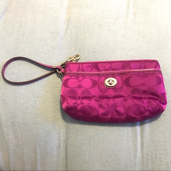 Coach Handbags - Coach Women’s Wristlet Coach Handbags - Coach Women’s Wristlet